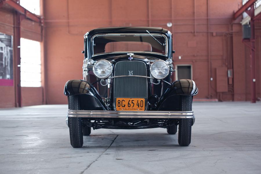  Ford V8 DeLuxe 3-Window Coupe 1932 года  (фото 11 из 23)